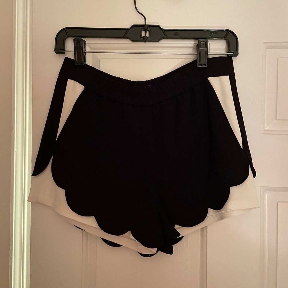 A.L.C black and white scalloped short